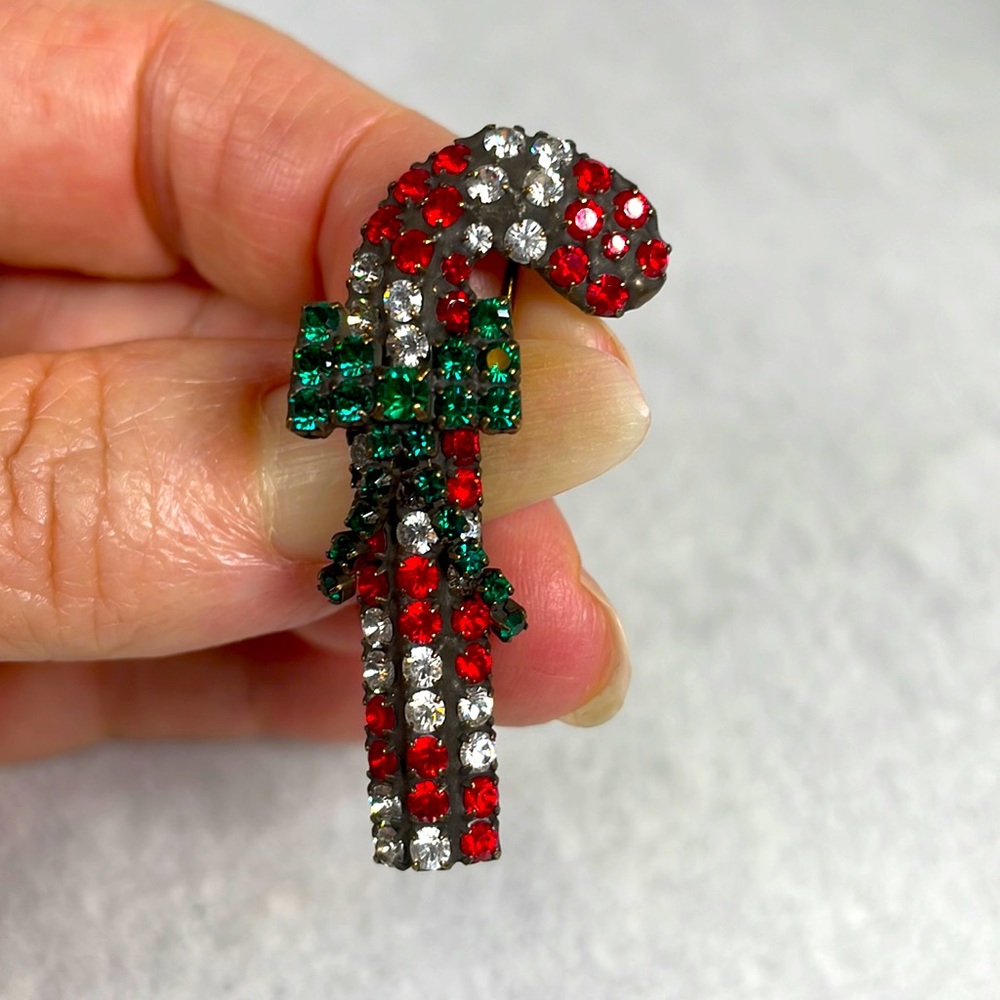 Christmas Candy Cane Brooch Dorothy Bauer 2005 Swarovski Crystals
